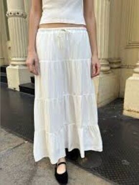 Brandy Melville Izzy Skirt